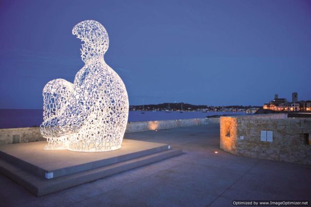 IMAGE: View of the Nomade sculpture in Antibes