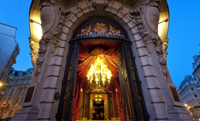 IMAGE: View of the front entrance to Hôtel Banke 