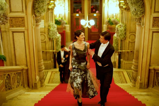 IMAGE: Beautifully-dressed couple at the Vienna Opera Ball 